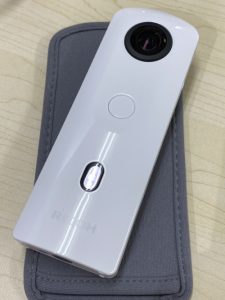 新調した THETA